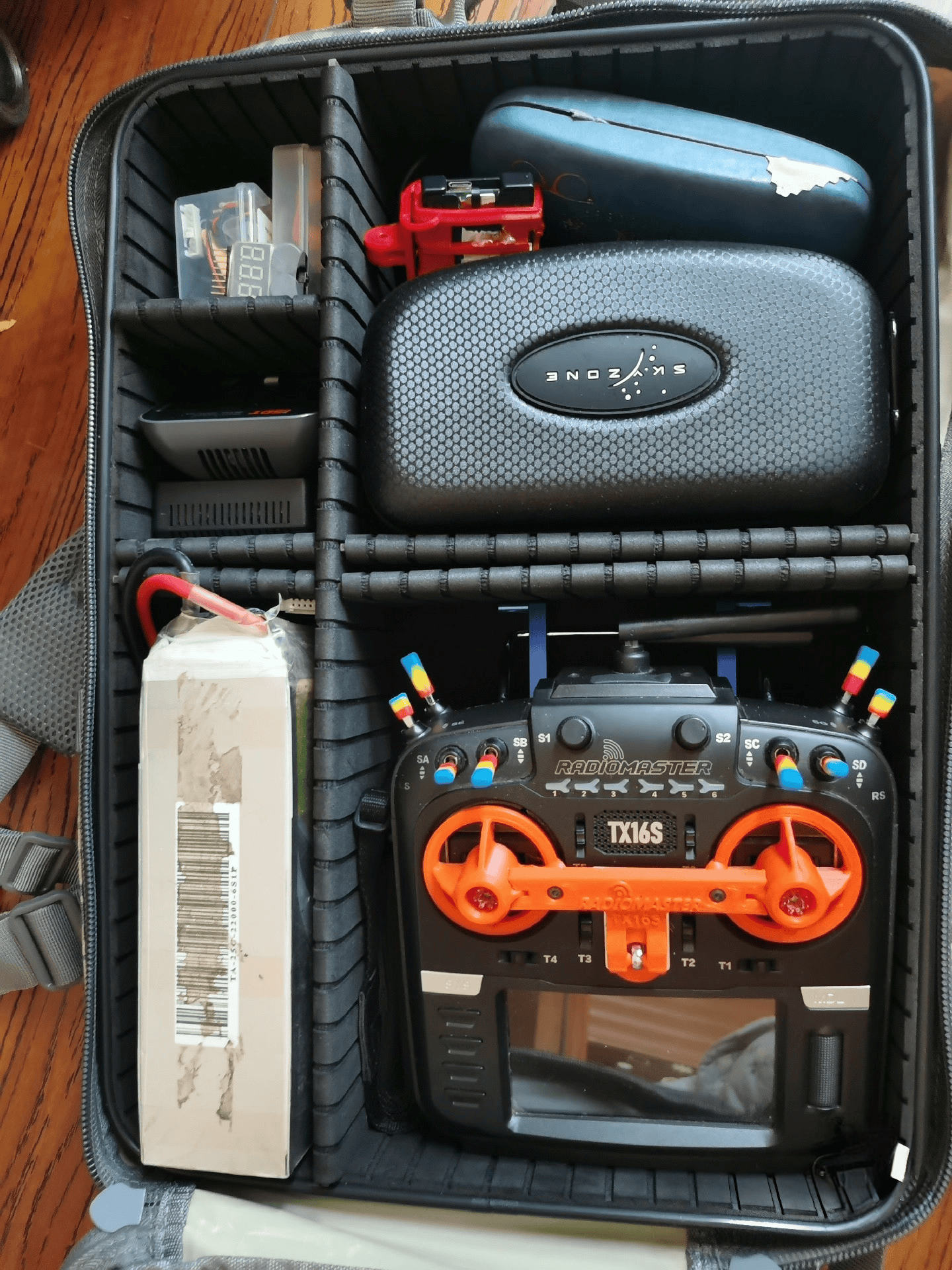 กระเป๋าเป้สะพายหลัง FPV แบบทหา - Drone Racing Gate บทวิจารณ์และราคา